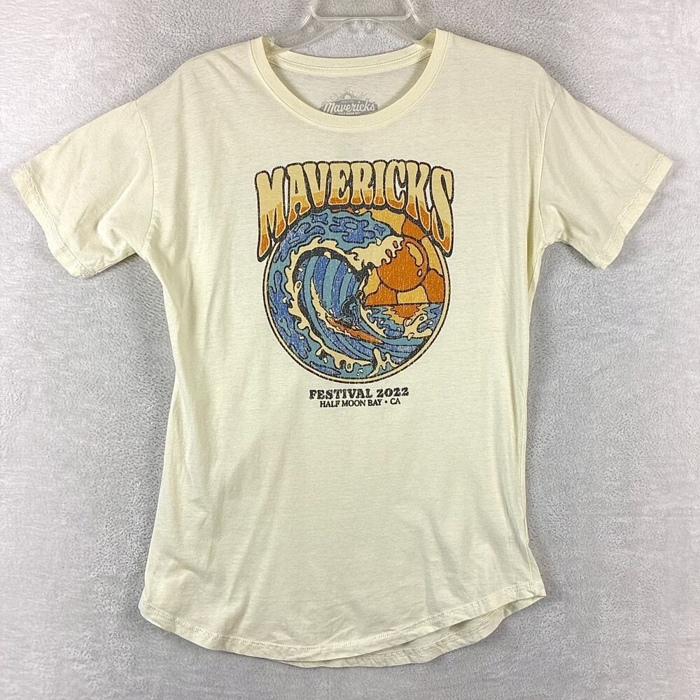 Mavericks Half Moon Bay TShirt Womens M Cream 2022 Surf Festival Beach Classic